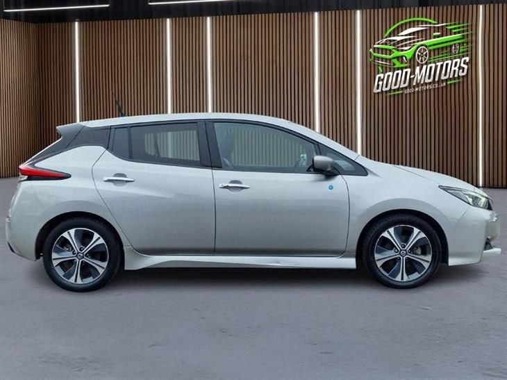 Nissan Leaf 40kWh Tekna Hatchback 5dr Electric Auto (150 ps)