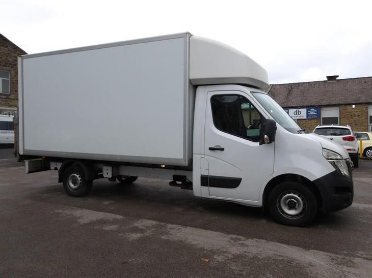 Nissan NV400
