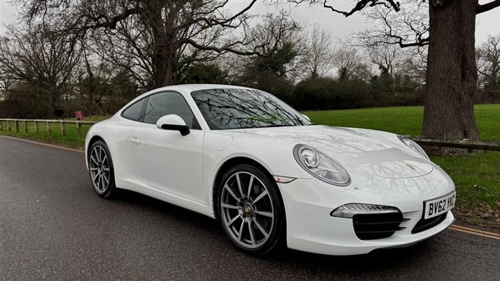PORSCHE 911 (991) CARRERA 2 PDK VERY LOW MILEAGE HIGH SPEC CAR SIMPLY SUPERB FSH                            2012
