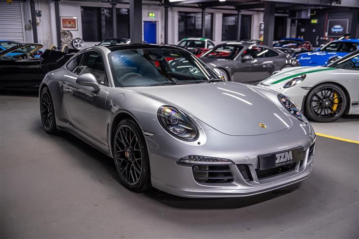 GT Silver Carrera GTS With Carmine Interior Details