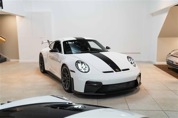 Porsche 911 GT3 [992] 992.2 GT3, Weissach Package, PCCB's, Axle Lift, Carbon Folding Bucket Seats, HD Matrix Headlights, BOSE and Porsche warranty — миниатюра 2