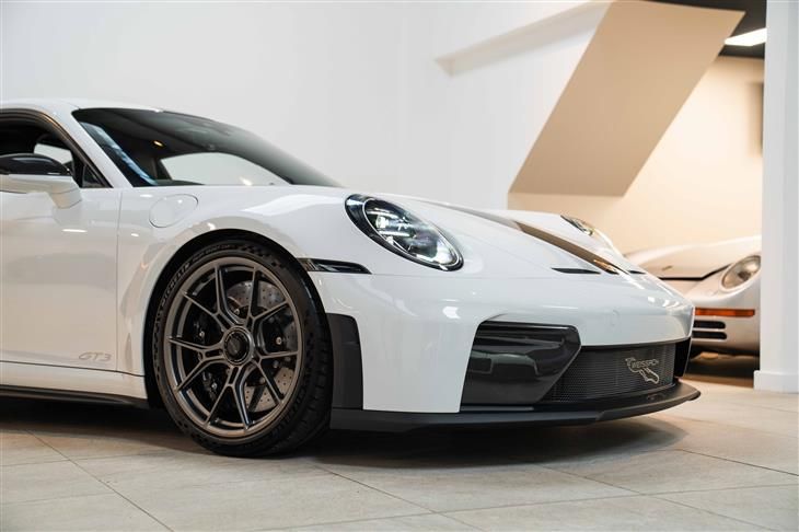 Porsche 911 GT3 [992] 992.2 GT3, Weissach Package, PCCB's, Axle Lift, Carbon Folding Bucket Seats, HD Matrix Headlights, BOSE and Porsche warranty — миниатюра 4