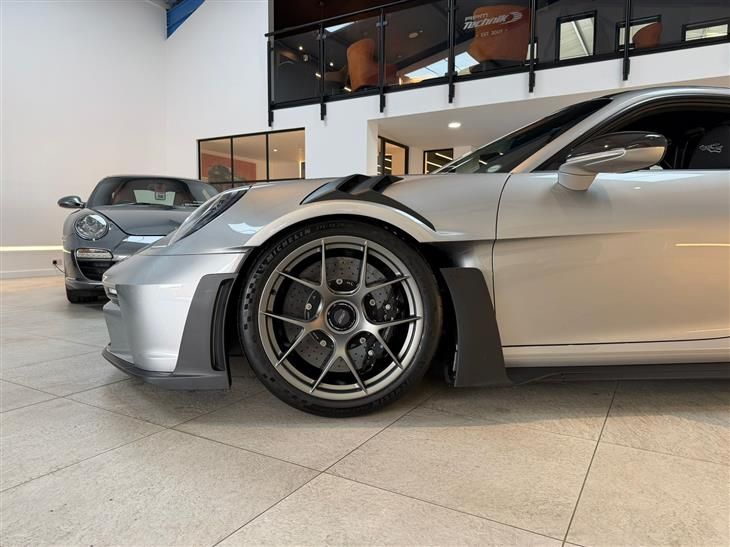 Porsche 911 GT3 [992] 992.1 GT3 RS Weissach, Sonderwunch Interior, Axle Lift, PCCB's, Magnesium Wheels — миниатюра 2