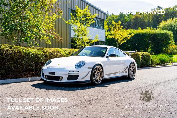 Porsche 911 GT3 RS STUNNING EXAMPLE. WEISS GOLD DECALS. PCCBS. PCM. S/CHRONO. LIFT.