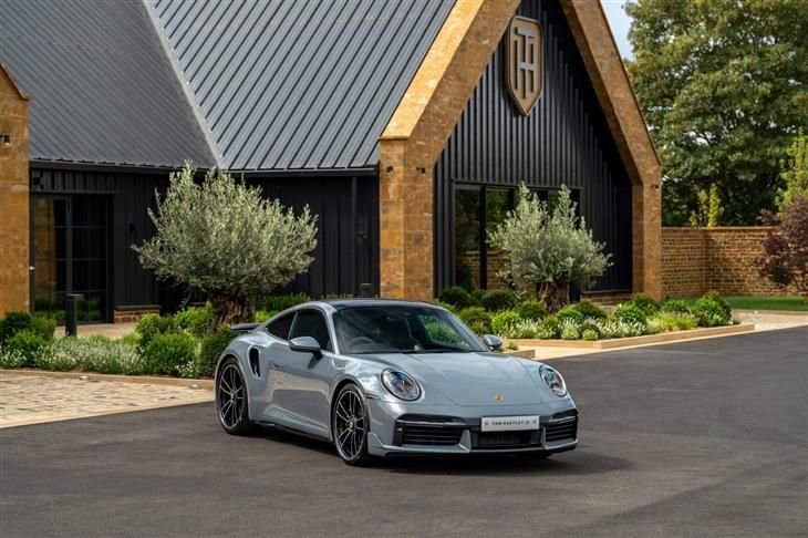 PORSCHE 911 Turbo (992)