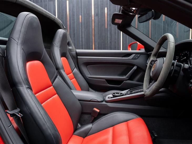 Porsche 911 Carrera [992] Porsche 911 3.0T 992 4 Targa PDK 4WD Euro 6 (s/s) 2dr — миниатюра 2