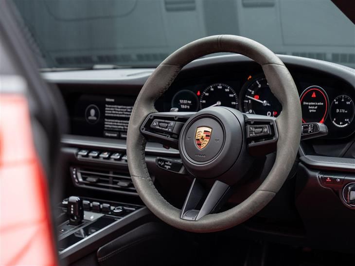 Porsche 911 Carrera [992] Porsche 911 3.0T 992 4 Targa PDK 4WD Euro 6 (s/s) 2dr — миниатюра 4