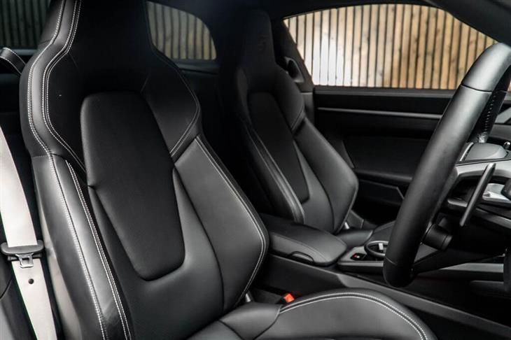 Porsche 911 Carrera [992] Porsche 911 3.0T 992 4S Targa 2dr Petrol PDK 4WD Euro 6 (s/s) (450 ps) — миниатюра 2