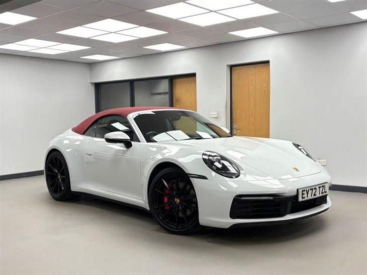 Porsche 911 Carrera [992] photo 2