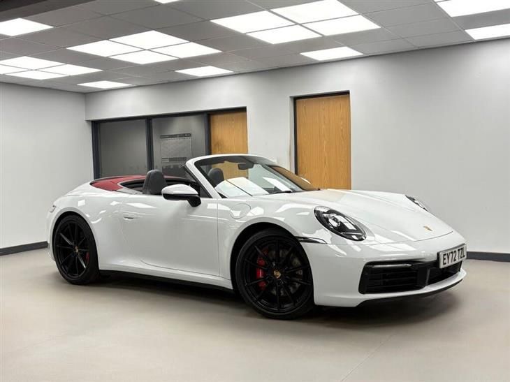 Porsche 911 Carrera [992] photo 3
