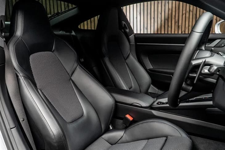 Porsche 911 Carrera [992] Porsche 911 3.0T 992 Carrera S PDK Euro 6 (s/s) 2dr — миниатюра 2