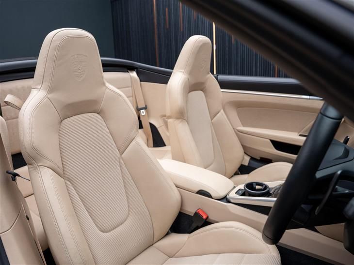 Porsche 911 Turbo [992] Porsche 911 3.7T 992 Turbo PDK 4WD Euro 6 (s/s) 2dr — миниатюра 2