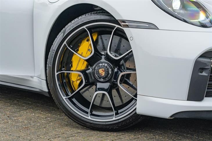 Porsche 911 Turbo [992] Porsche 911 3.7T 992 Turbo S Coupe 2dr Petrol PDK 4WD Euro 6 (s/s) (650 ps) — миниатюра 2