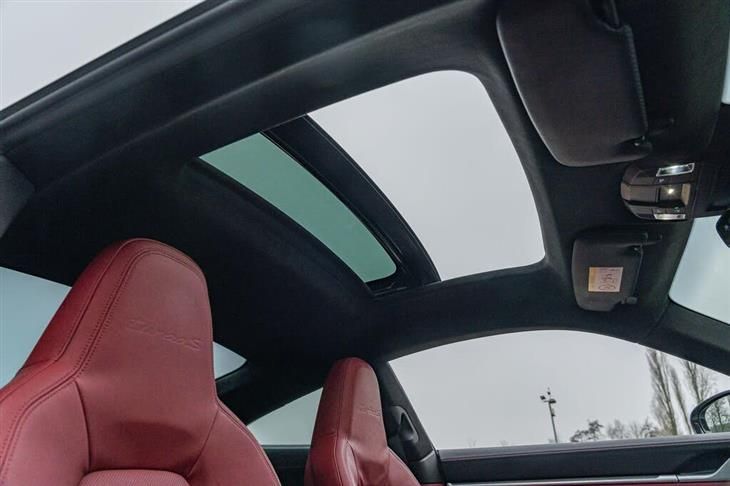 Porsche 911 Turbo [992] Porsche 911 3.7T 992 Turbo S Coupe 2dr Petrol PDK 4WD Euro 6 (s/s) (650 ps) — миниатюра 4