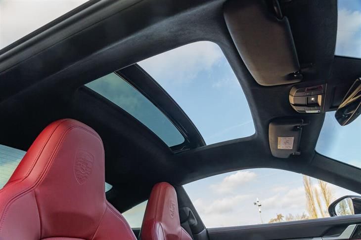 Porsche 911 Turbo [992] Porsche 911 3.7T 992 Turbo S PDK 4WD Euro 6 (s/s) 2dr — миниатюра 4