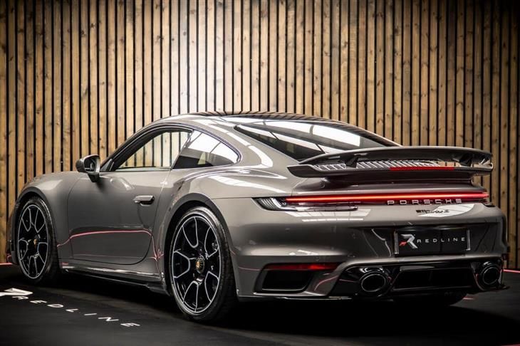 Porsche 911 Turbo [992] photo 3