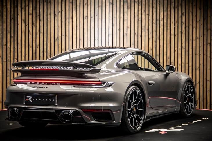 Porsche 911 Turbo [992] photo 4