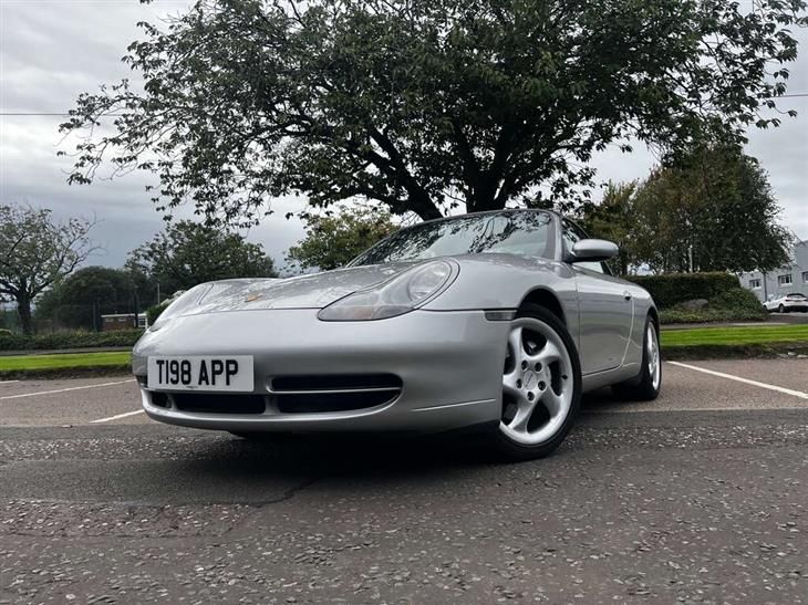 Porsche 911 CARRERA 4 TIPTRONIC S