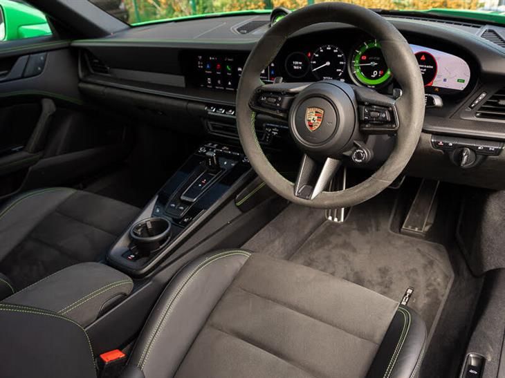 Porsche 911 Carrera [992] Porsche 911 GTS 2dr PDK — миниатюра 3