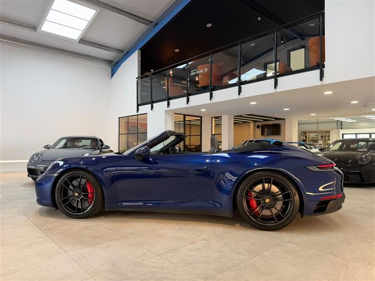 Porsche Carrera GTS 992 GTS4 Cab, 18 Way Seats, Front Axle Lift, Adaptive Cruise, Lane Change Assist, Porsche Warranty — миниатюра 2