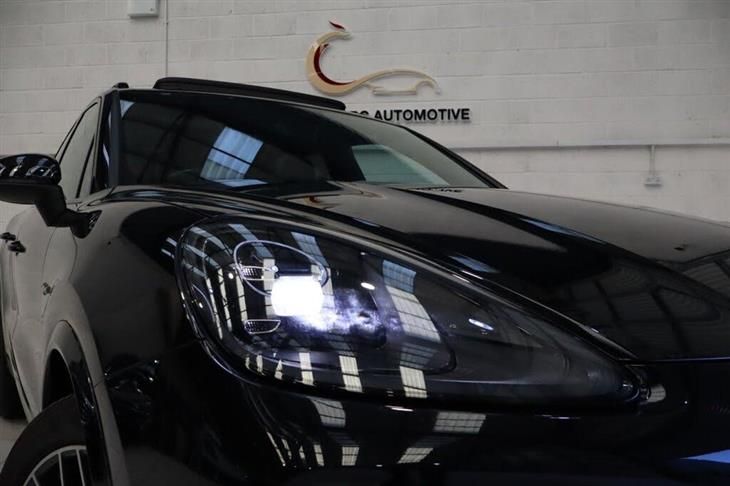 Porsche Cayenne Porsche Cayenne 3.0 V6 E-Hybrid 14.1kWh SUV 5dr Petrol Plug-in Hybrid TiptronicS 4WD Euro 6 (s/s) (3.6kW Charger) (462 ps) — миниатюра 3