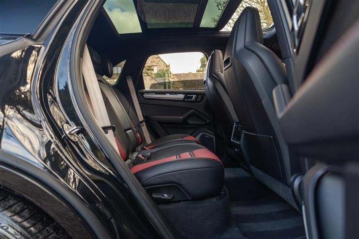 Porsche Cayenne Porsche Cayenne 3.0 V6 E-Hybrid 17.9kWh Platinum Edition TiptronicS 4WD Euro 6 (s/s) 5dr (3.6kW Charger) — миниатюра 4