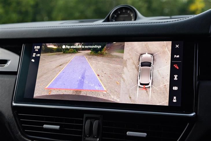 Porsche Cayenne Porsche Cayenne 3.0 V6 E-Hybrid 17.9kWh TiptronicS 4WD Euro 6 (s/s) 5dr (3.6kW Charger) — миниатюра 3