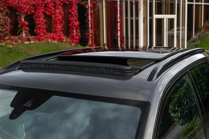 Porsche Cayenne Porsche Cayenne 3.0 V6 E-Hybrid 17.9kWh TiptronicS 4WD Euro 6 (s/s) 5dr (3.6kW Charger) — миниатюра 4