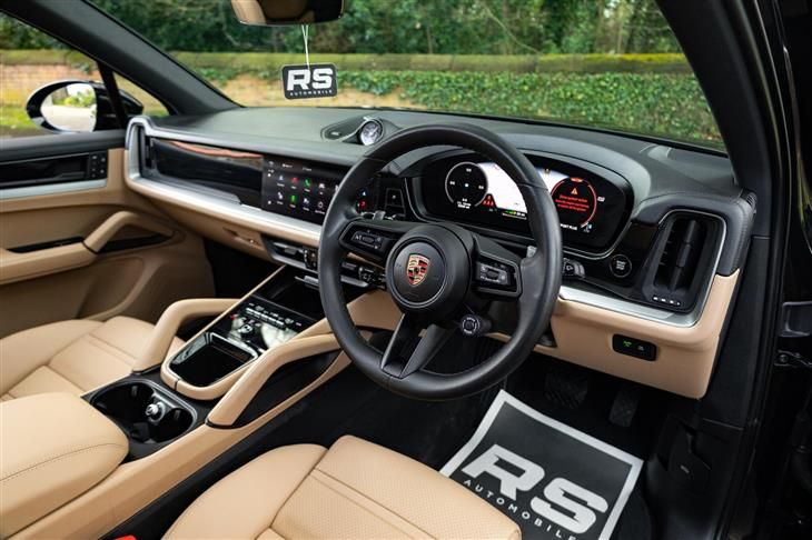 Porsche Cayenne Porsche Cayenne 3.0 V6 E-Hybrid 25.9kWh TiptronicS 4WD Euro 6 (s/s) 5dr — миниатюра 2