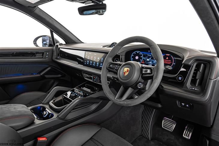 Porsche Cayenne Porsche Cayenne 4.0T V8 GTS TiptronicS 4WD Euro 6 (s/s) 5dr — миниатюра 3