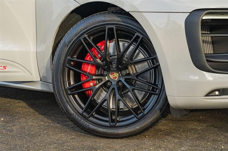 Porsche Macan GTS Porsche Macan 2.9T V6 GTS PDK 4WD Euro 6 (s/s) 5dr — миниатюра 2