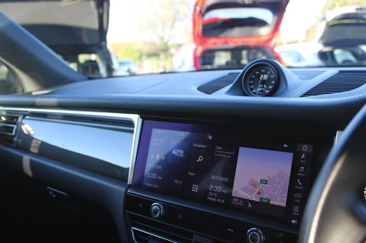 Porsche Macan GTS Porsche Macan 2.9T V6 GTS SUV 5dr Petrol PDK 4WD Euro 6 (s/s) (440 ps) — миниатюра 3