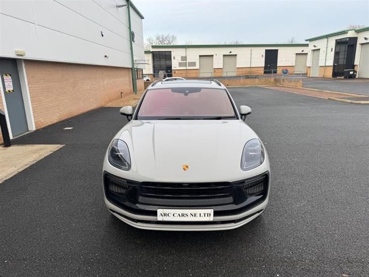 Porsche Macan GTS photo 2