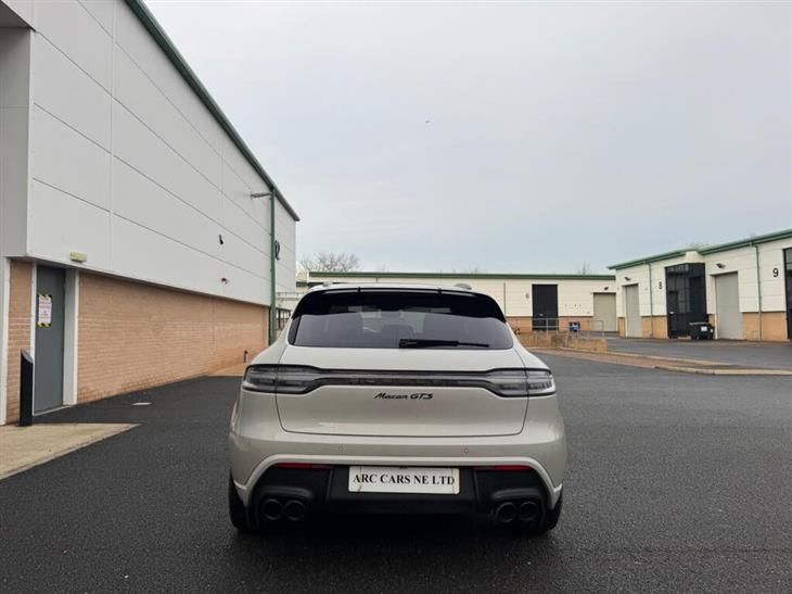 Porsche Macan GTS photo 4
