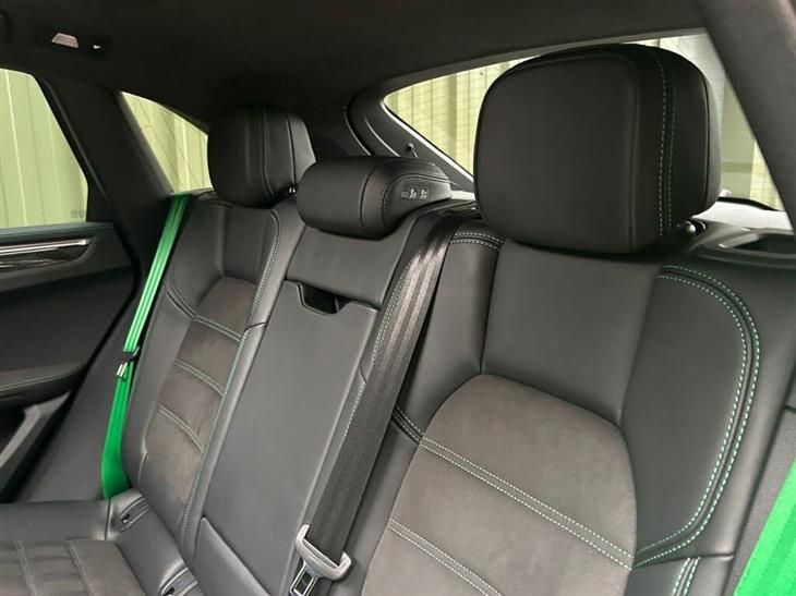 Porsche Macan GTS Porsche Macan 2.9T V6 GTS SUV 5dr Petrol PDK 4WD Euro 6 (s/s) (440 ps) — миниатюра 4