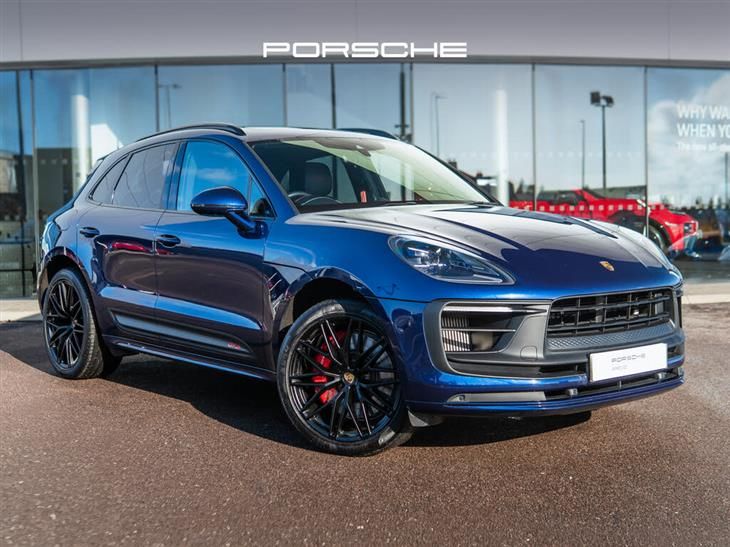 Porsche Macan GTS Porsche Macan GTS interior package in Carmin — миниатюра 1