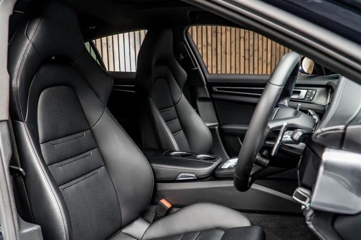 Porsche Panamera Porsche Panamera 2.9 V6 E-Hybrid 17.9kWh 4 Platinum Edition Saloon PDK 4WD Euro 6 (s/s) 5dr — миниатюра 2