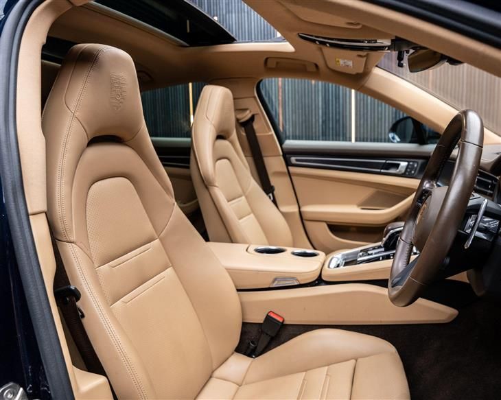 Porsche Panamera Porsche Panamera 2.9 V6 E-Hybrid 17.9kWh 4 Platinum Edition Saloon PDK 4WD Euro 6 (s/s) 5dr — миниатюра 2