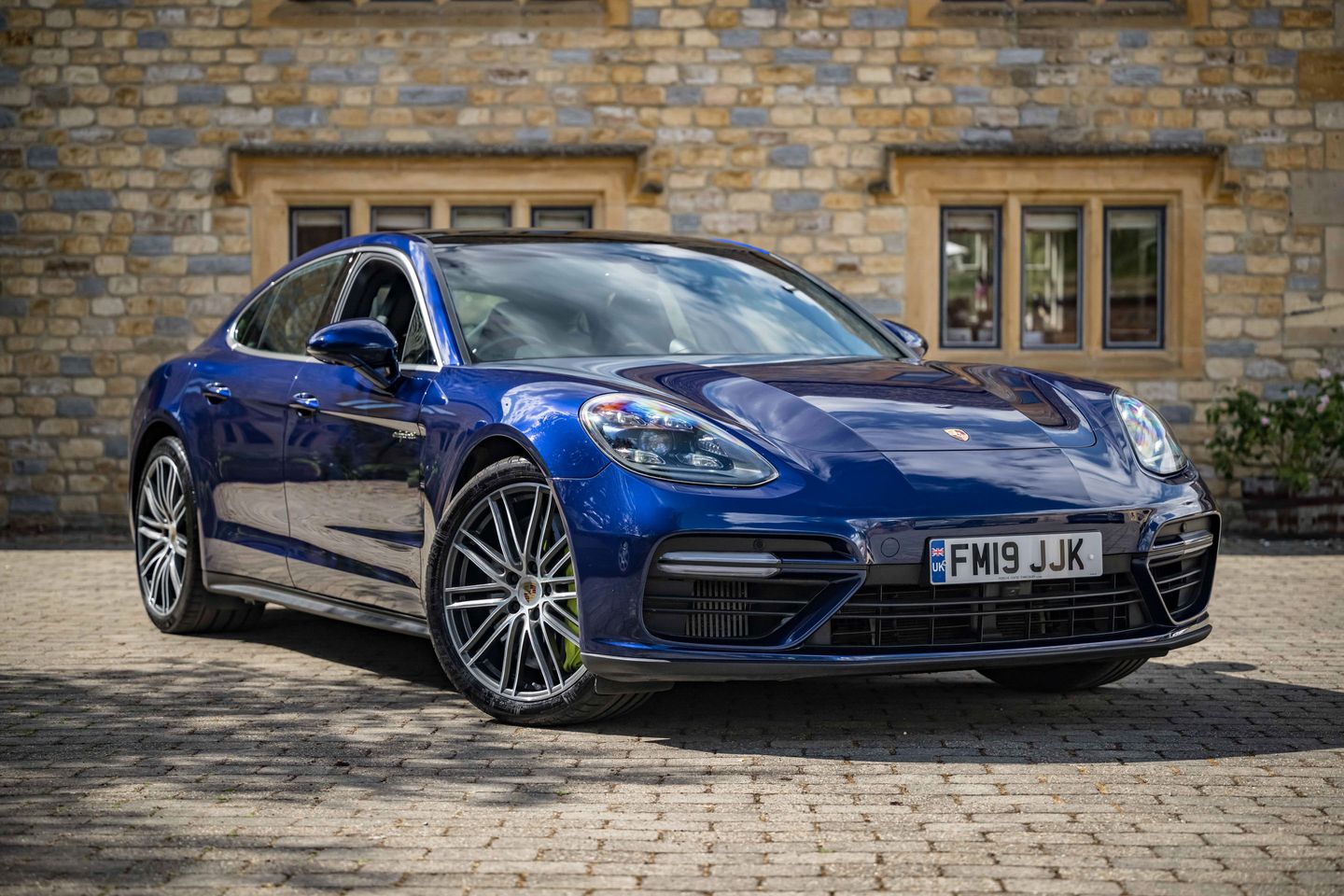 2019 Porsche Panamera Turbo S...