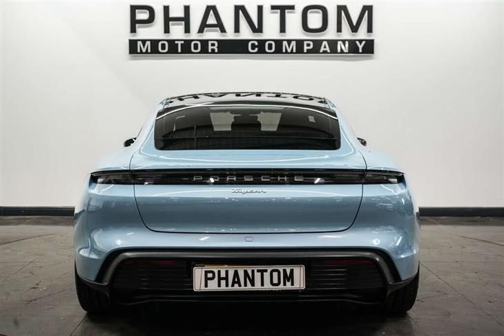 Porsche Taycan Porsche Taycan 4x2 — миниатюра 4