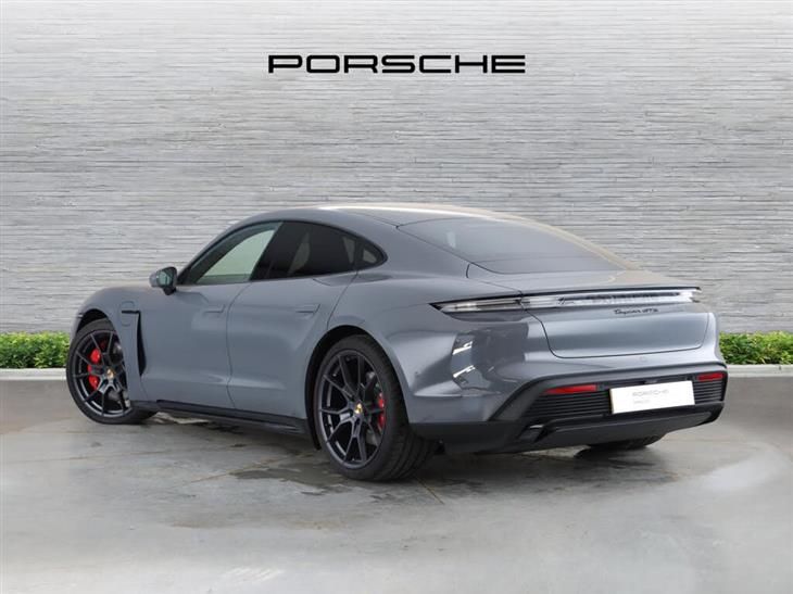 Porsche Taycan Porsche Taycan GTS interior package in Carmin — миниатюра 2