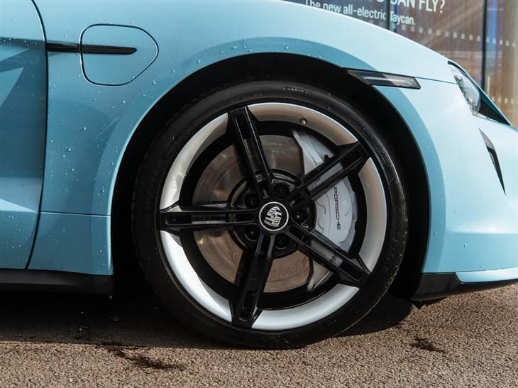 Porsche Taycan Porsche Taycan Matching — миниатюра 3