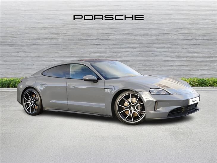 Porsche Taycan photo 2
