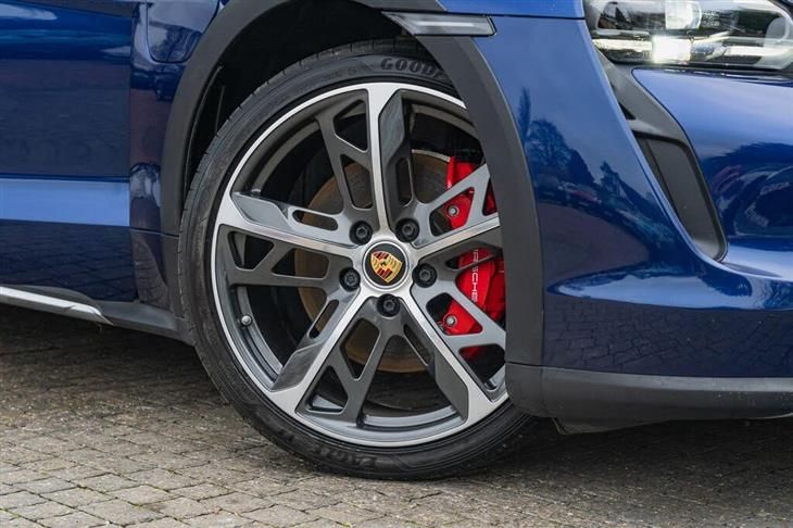 Porsche Taycan Porsche Taycan Performance Plus 93.4kWh 4S Cross Turismo Auto 4WD 5dr (11kW Charger) — миниатюра 2