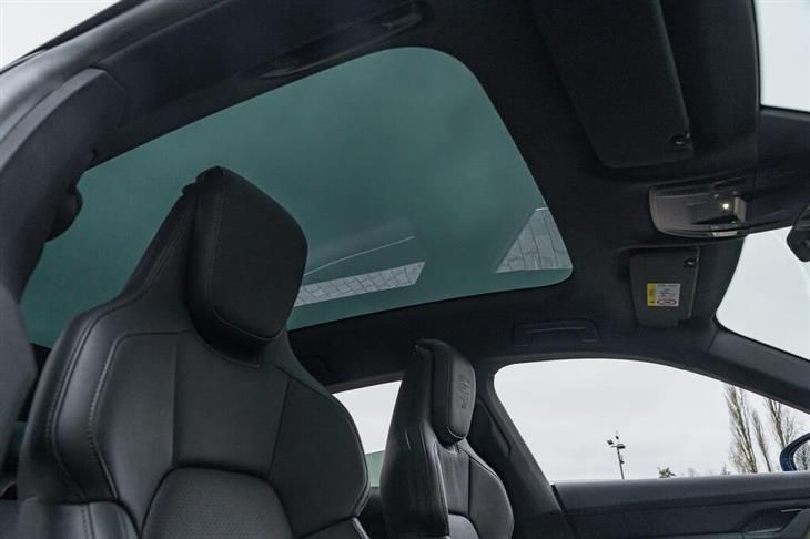 Porsche Taycan Porsche Taycan Performance Plus 93.4kWh 4S Cross Turismo Auto 4WD 5dr (11kW Charger) — миниатюра 4