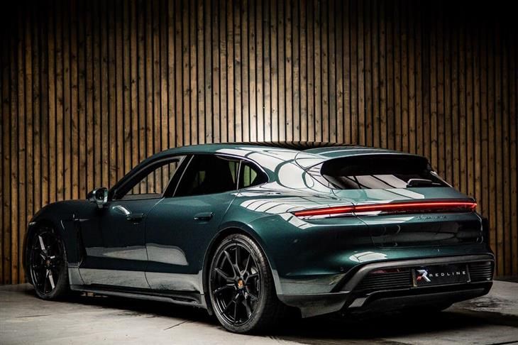 Porsche Taycan Porsche Taycan Performance Plus 93.4kWh GTS Sport Turismo Auto 4WD 5dr (11kW Charger) — миниатюра 3