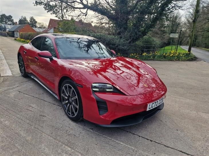 Porsche Taycan Porsche Taycan Performance Plus 93.4kWh Saloon 4dr Electric Auto RWD (11kW Charger) (476 ps) — миниатюра 2