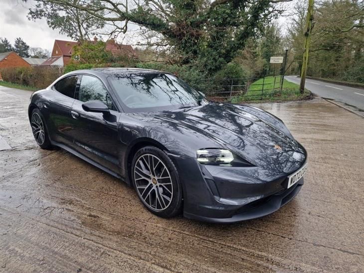 Porsche Taycan Porsche Taycan Performance Plus 93.4kWh Saloon 4dr Electric Auto RWD (11kW Charger) (476 ps) — миниатюра 1