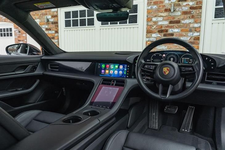 Porsche Taycan Porsche Taycan Performance Plus 93.4kWh Turbo Auto 4WD 4dr — миниатюра 3