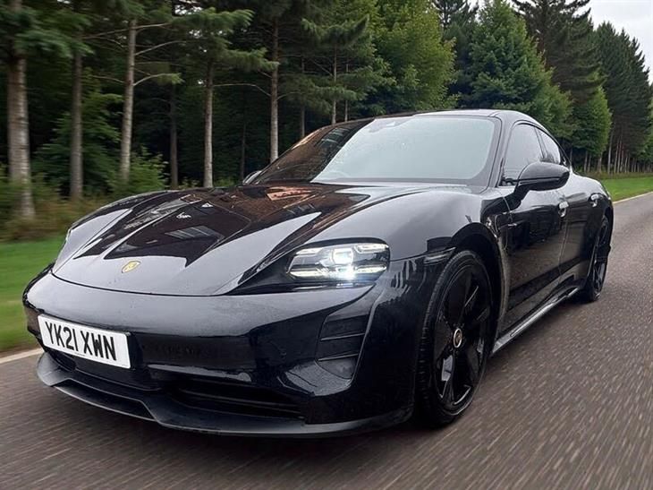 Porsche Taycan Porsche Taycan — миниатюра 3